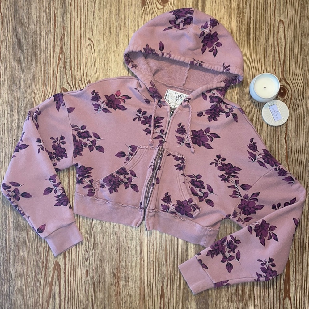 Free people cropped hoodie size small